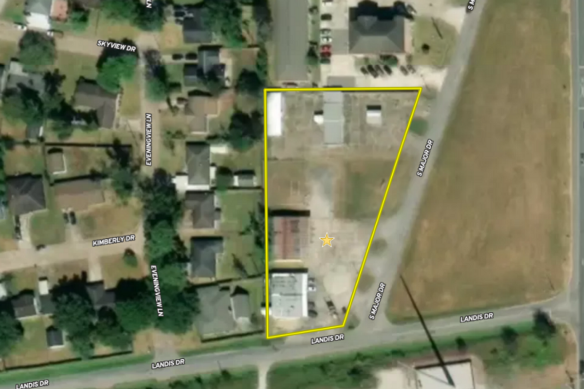 Gas Station property in Beaumont, TX 77707 — 870 S Major Dr