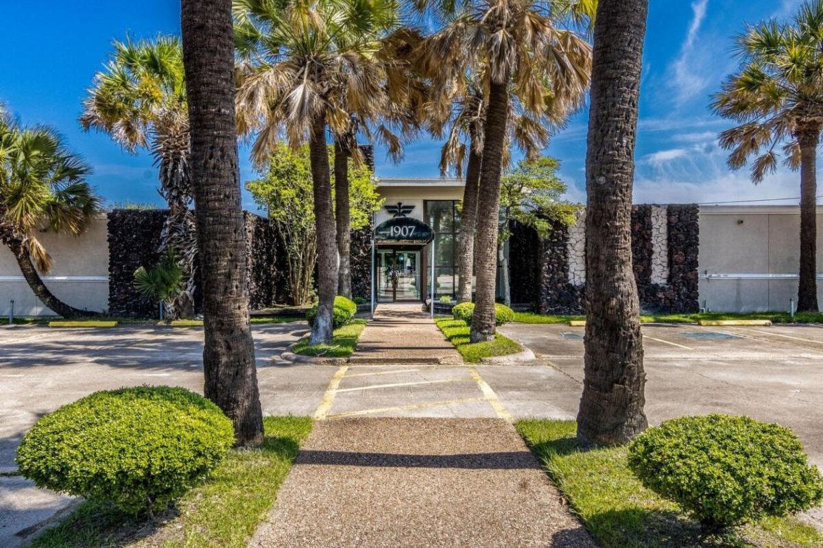 Office property in Pasadena, TX 77502 — 1907 Southmore Avenue