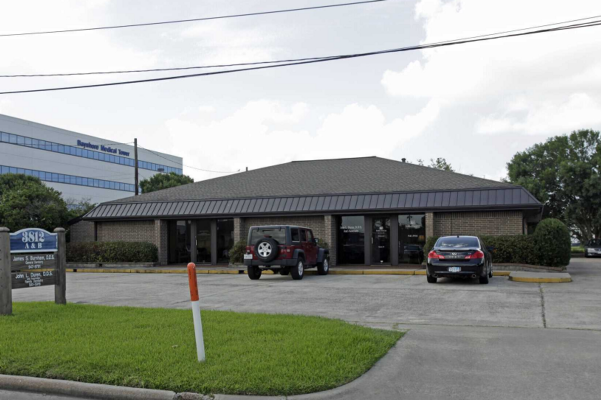 Office property in 3812 Woodlawn Ave, Pasadena, TX 77504 — Office Space
