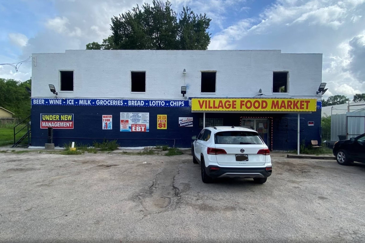Retail property in Houston, TX 77026 — Village Food Market — 3115 Roland St