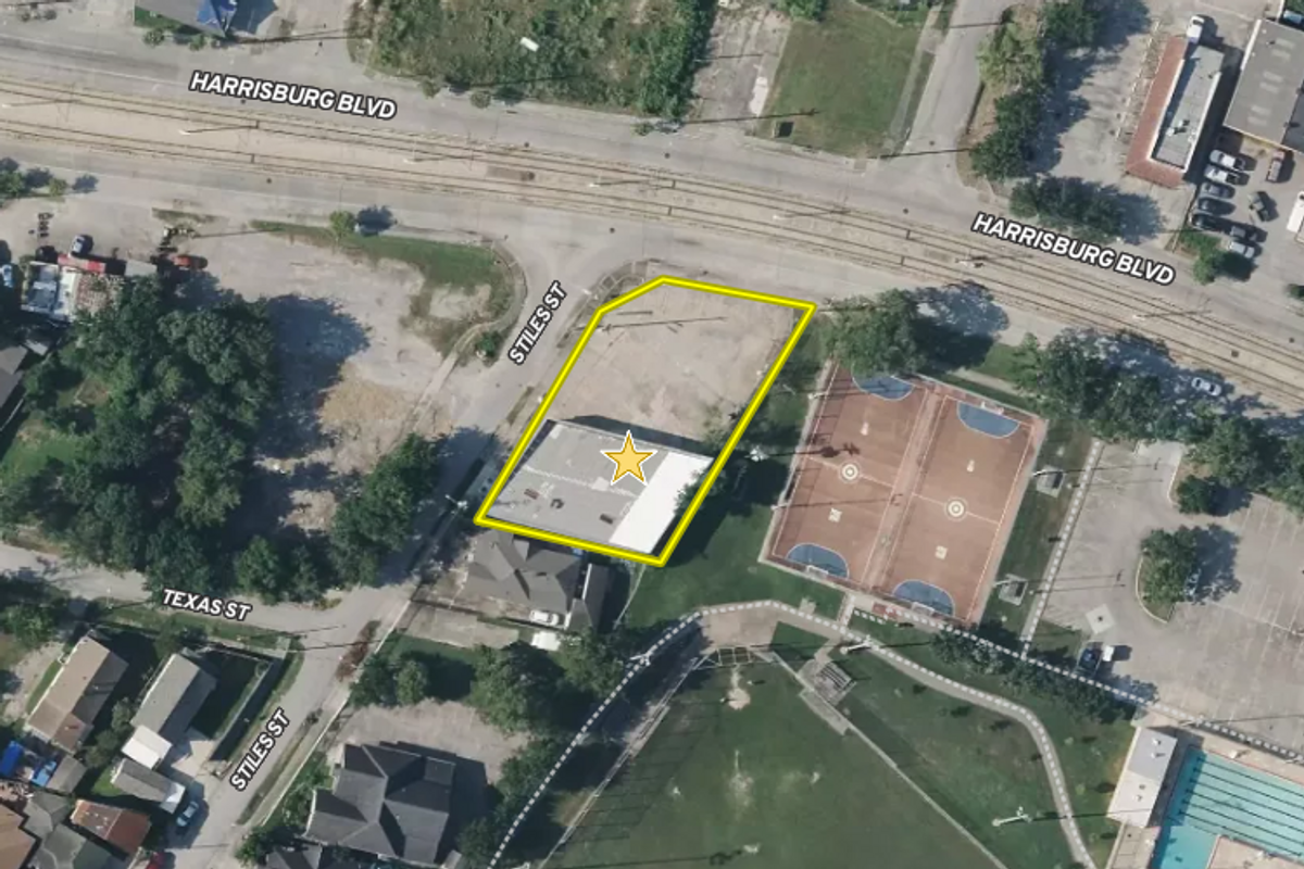Retail property in Houston, TX 77011 — 4906 Harrisburg Blvd