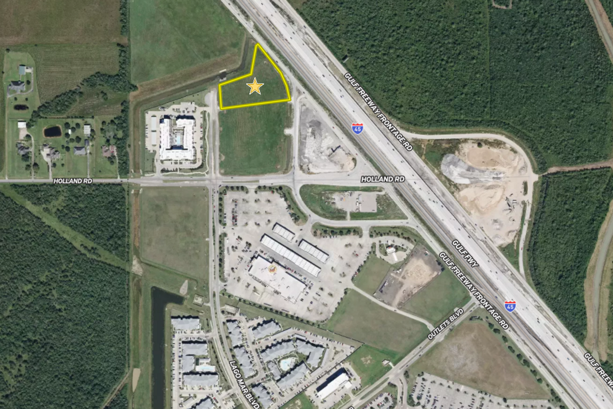 Land property in Dickinson, TX — 2.79 Acres — Dickinson